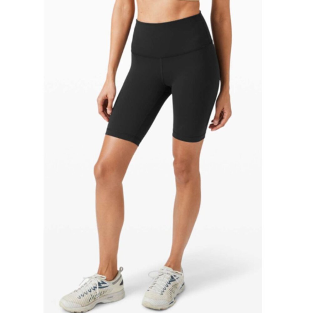 LIKE NEW! Lululemon Wunder Train High Rise Short 8" Black